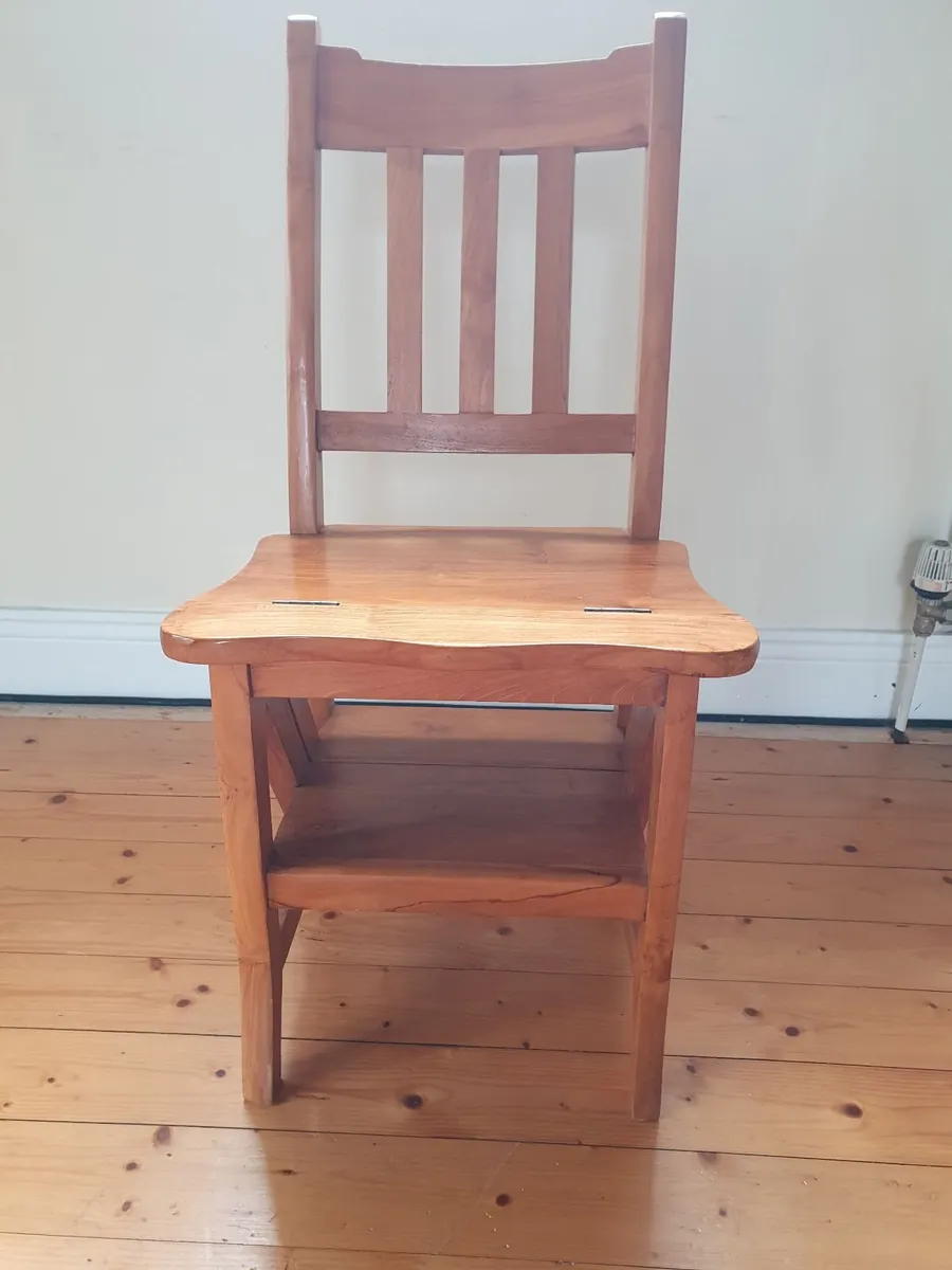 Chair / Steps. - Image 2