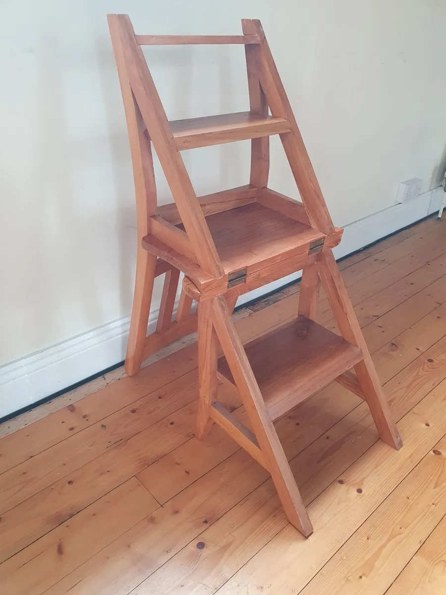 Chair / Steps. - Image 1