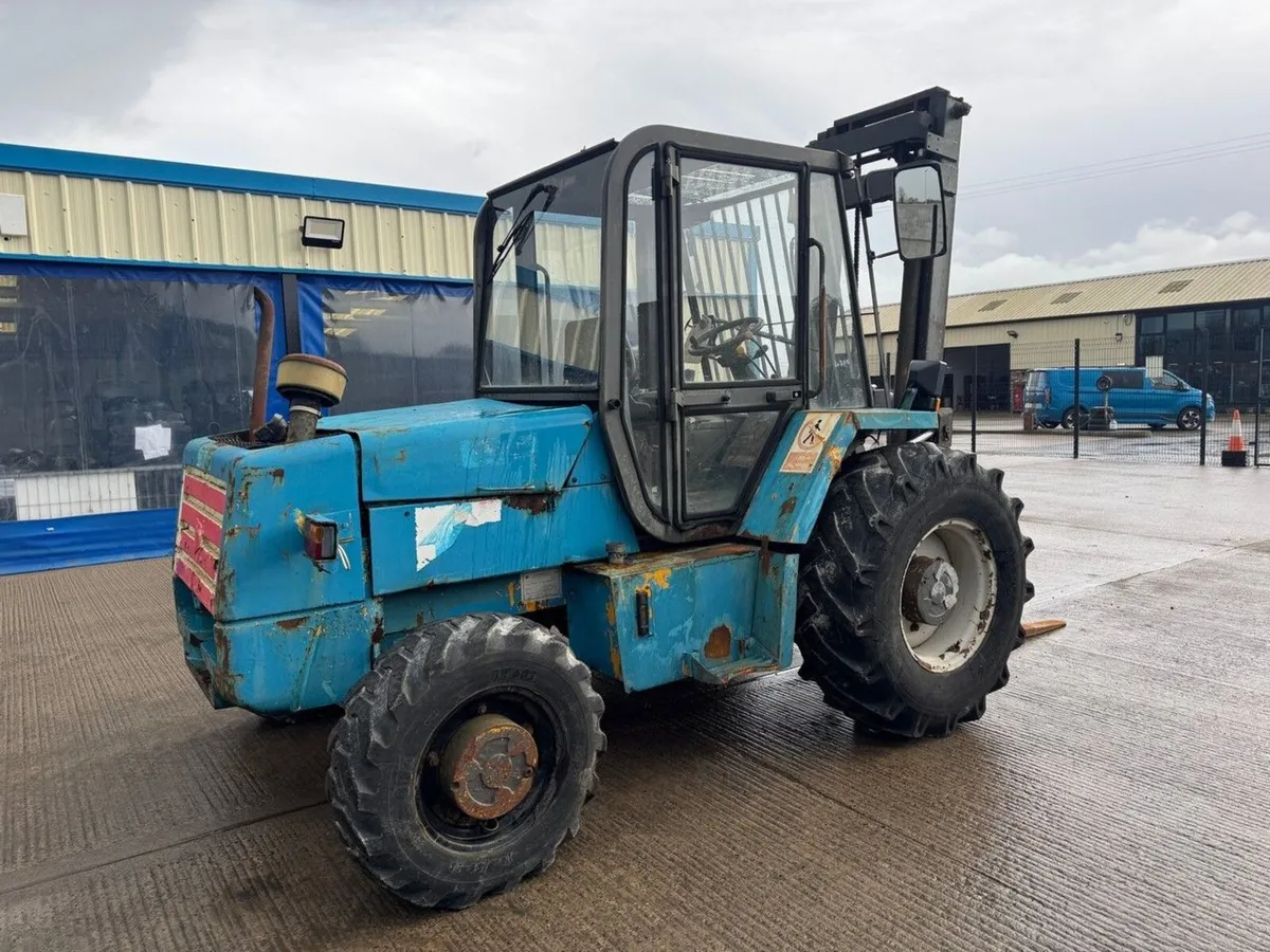 JCB 926 4WD ROUGH TERRAIN FORKLIFT - Image 3