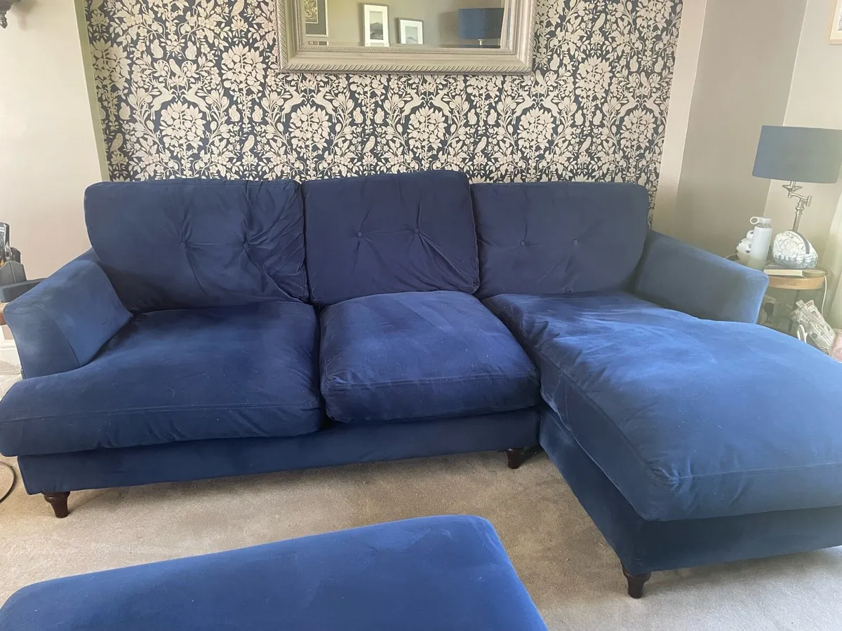 Suite of Living Room Furniture - Image 1