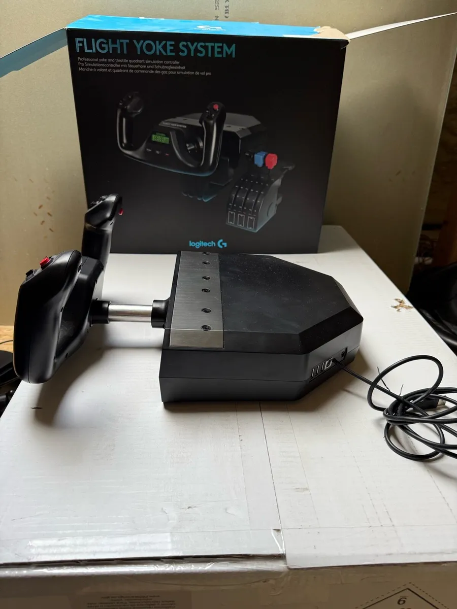 Logitech flight yolk system - Image 3