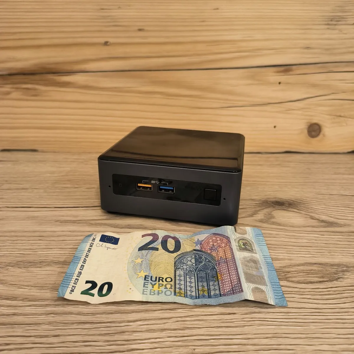 Intel NUC / 16Gb RAM / 512GB SSD / - Image 1