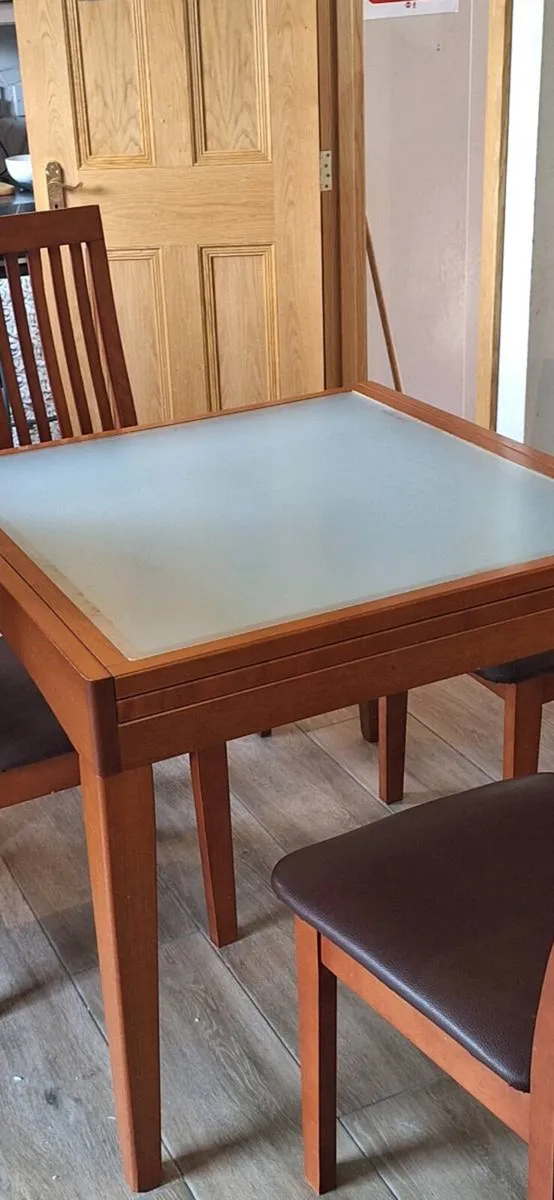 Kitchen Table and 4 Chairs - Image 2