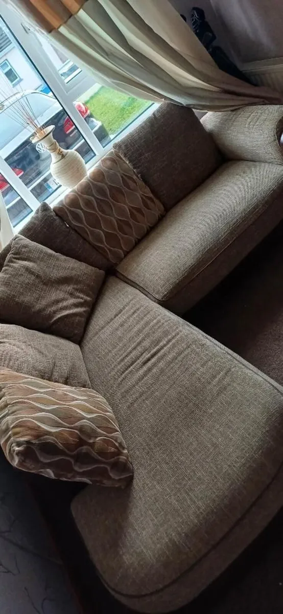 L shaped couch - Image 1