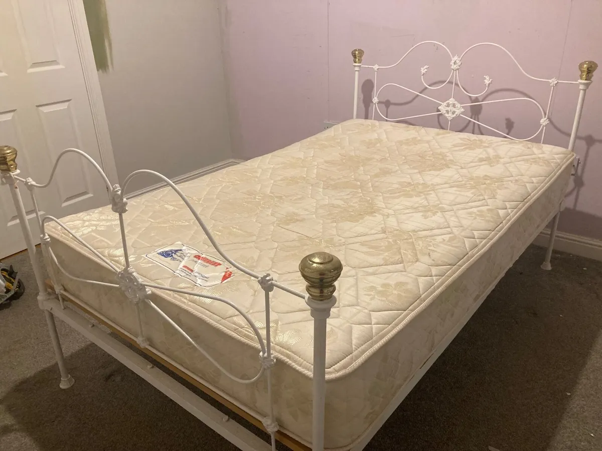 Antique cast iron 4ft bed - Image 2