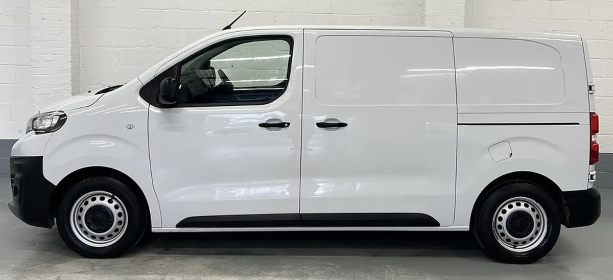 2022 Peugeot Expert Panel Van - Image 3