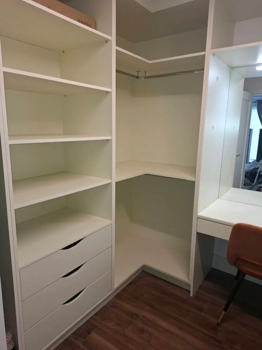 Walk in waredrobe - Image 1