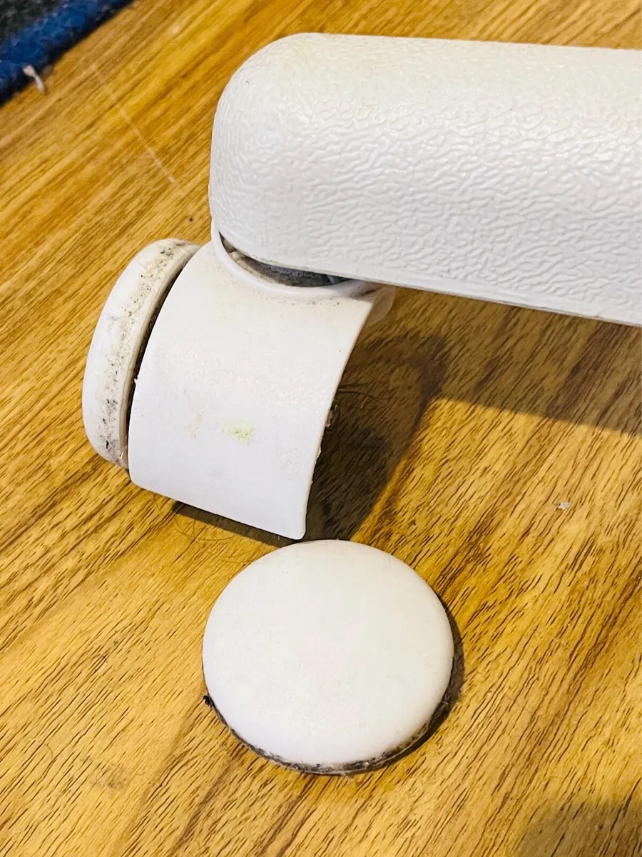 Office chair - Image 4