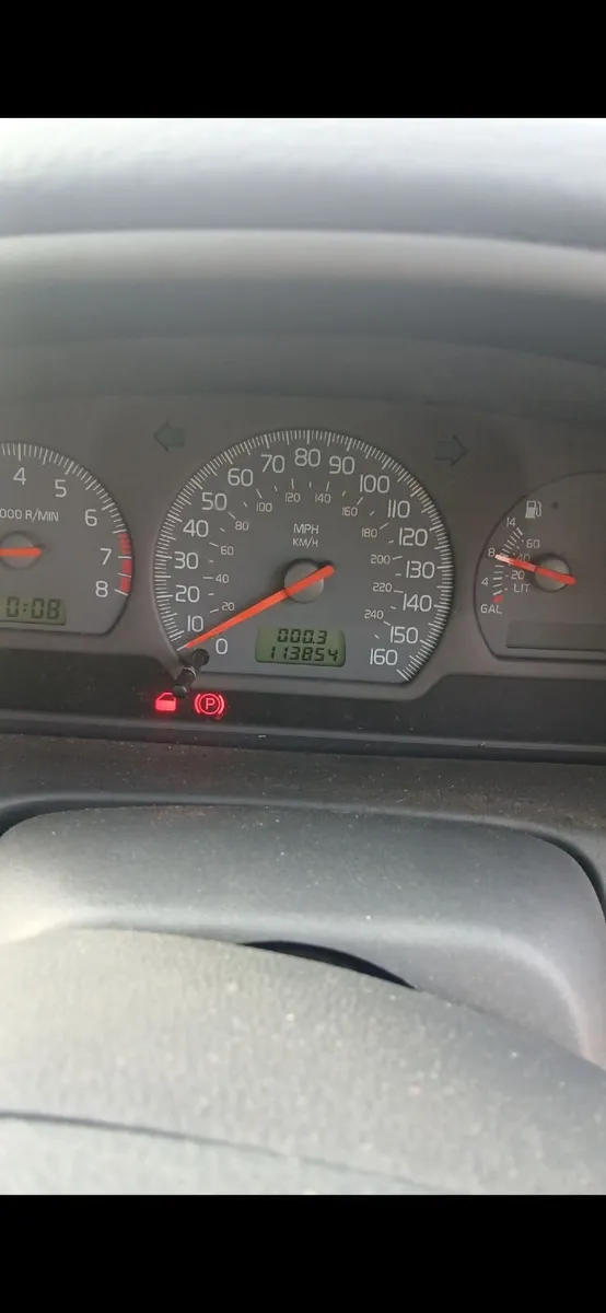 Volvo V40 1999 - Image 2