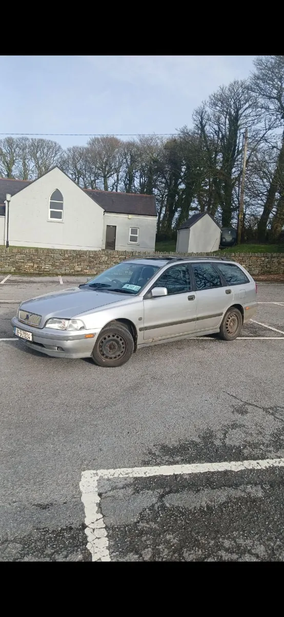 Volvo V40 1999 - Image 1