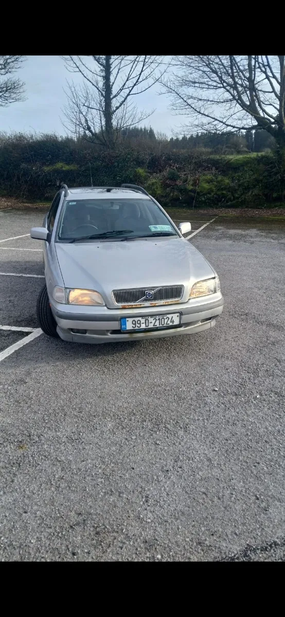 Volvo V40 1999 - Image 4