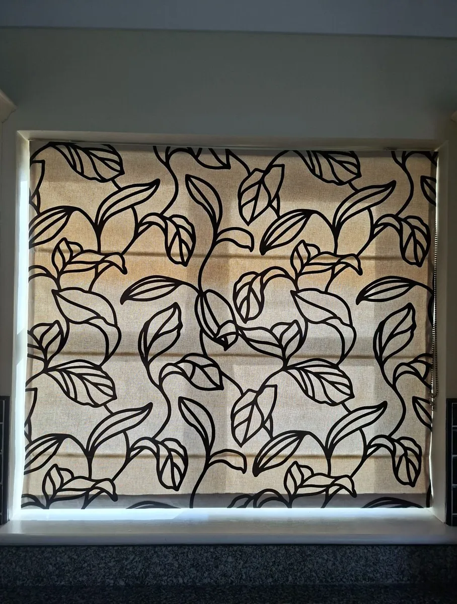 2 x Roman Blinds - Image 1