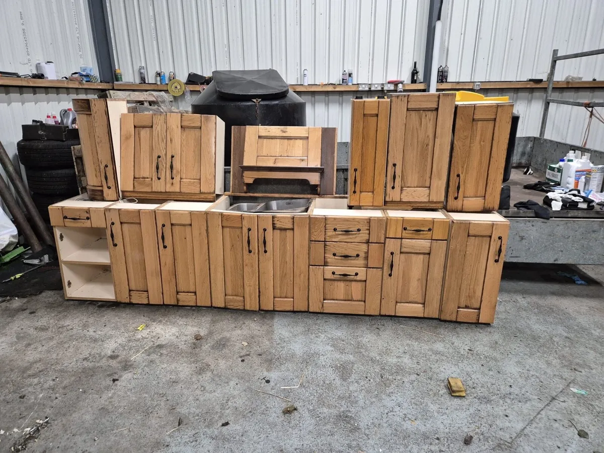 Kitchen units - Image 1