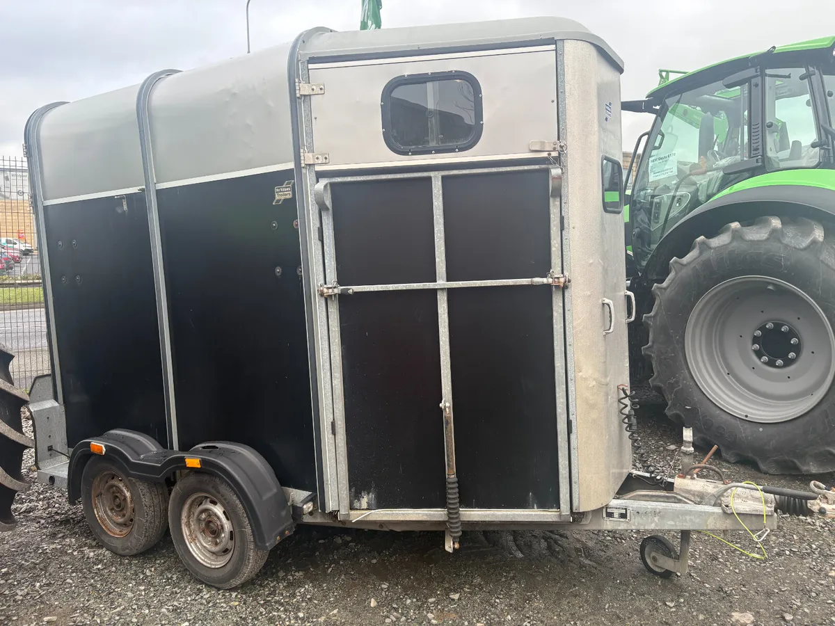 Ifor Williams 505 Deluxe Classic horsebox - Image 2