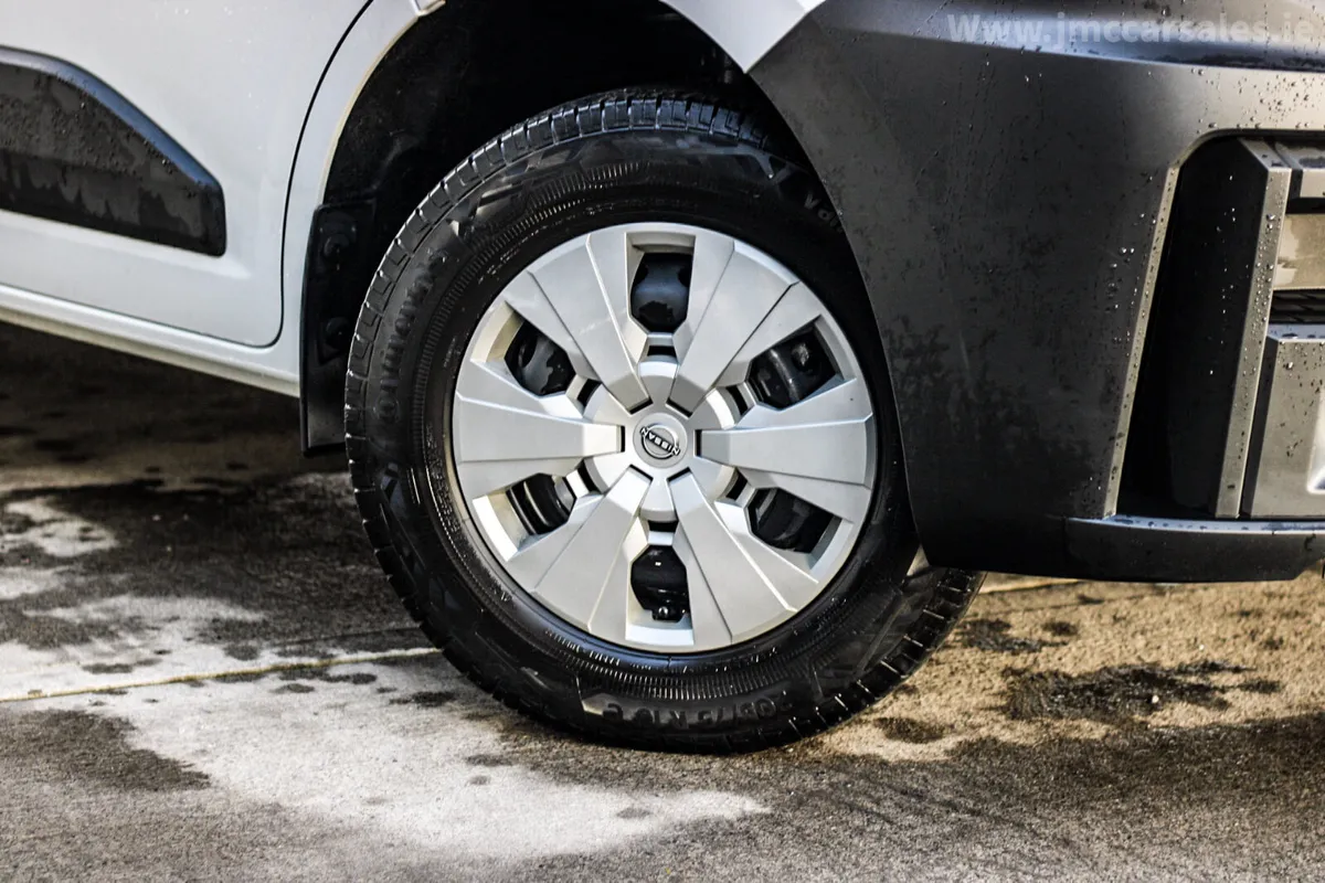 2025 NISSAN INTERSTELLAR MWB - Image 2