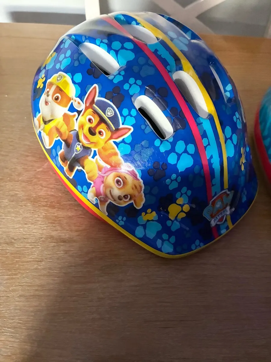 4 x Kids cycling helmets - Image 2