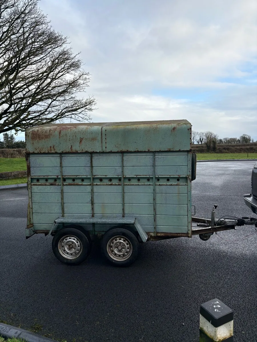 Cattle trailer - Image 1