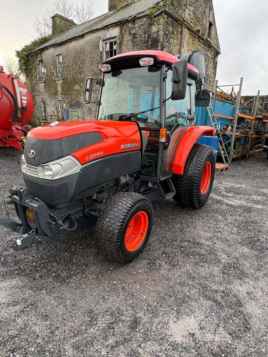 Kubota L5740  Compact Tractor - Image 2