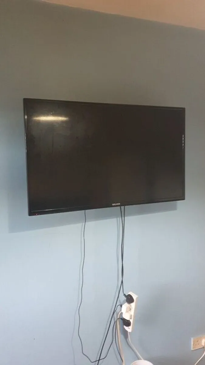 bed n telly - Image 1