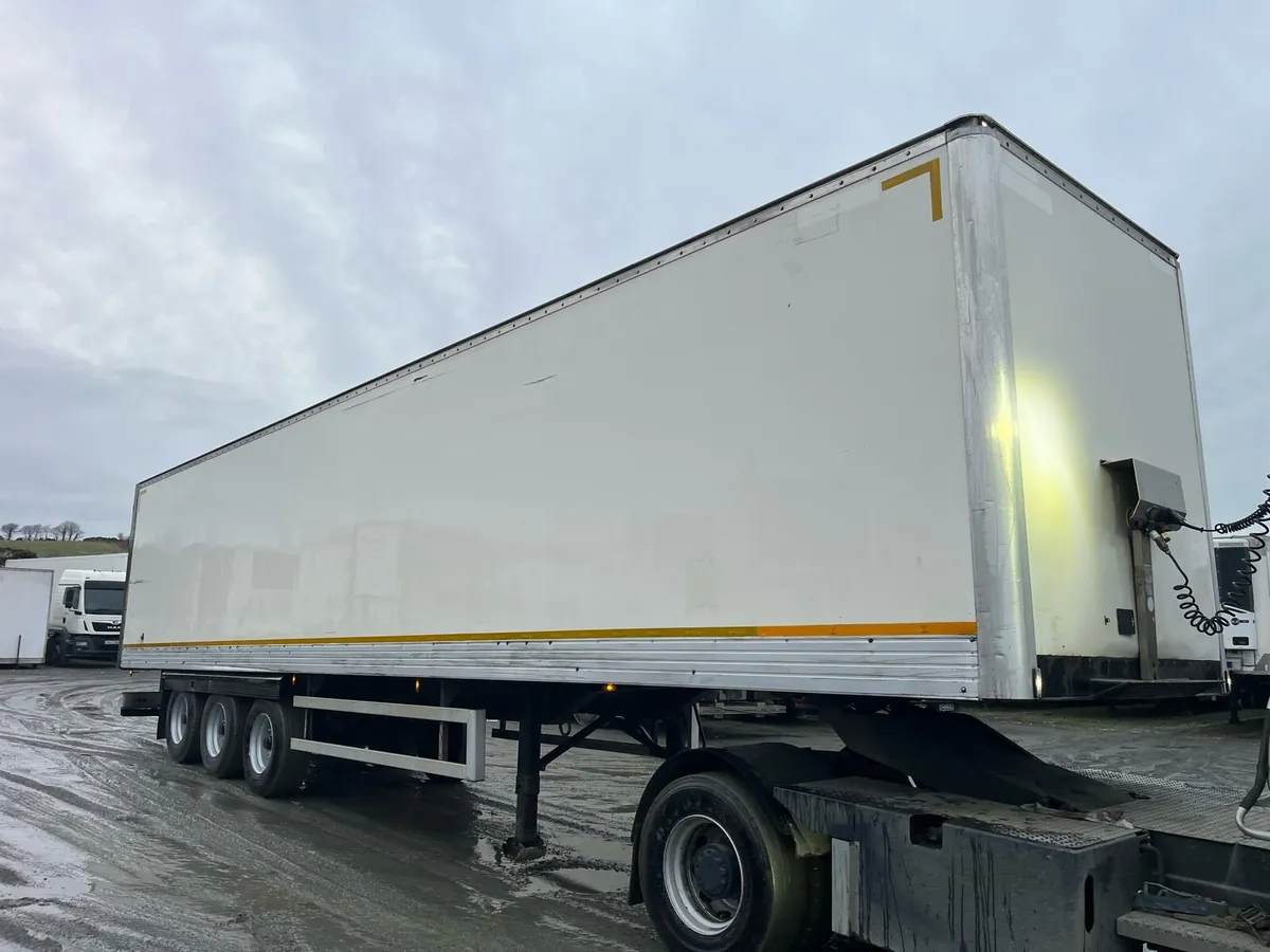 2013 Montracon box van - Image 1