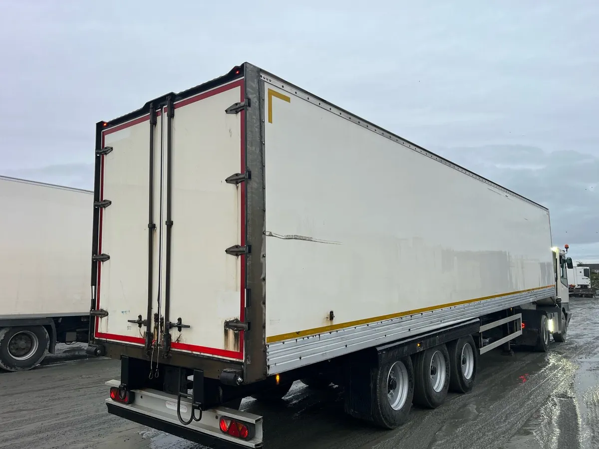 2013 Montracon box van - Image 2