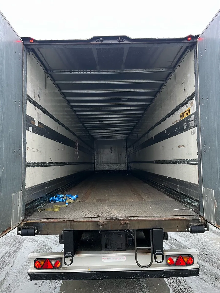 2013 Montracon box van - Image 3