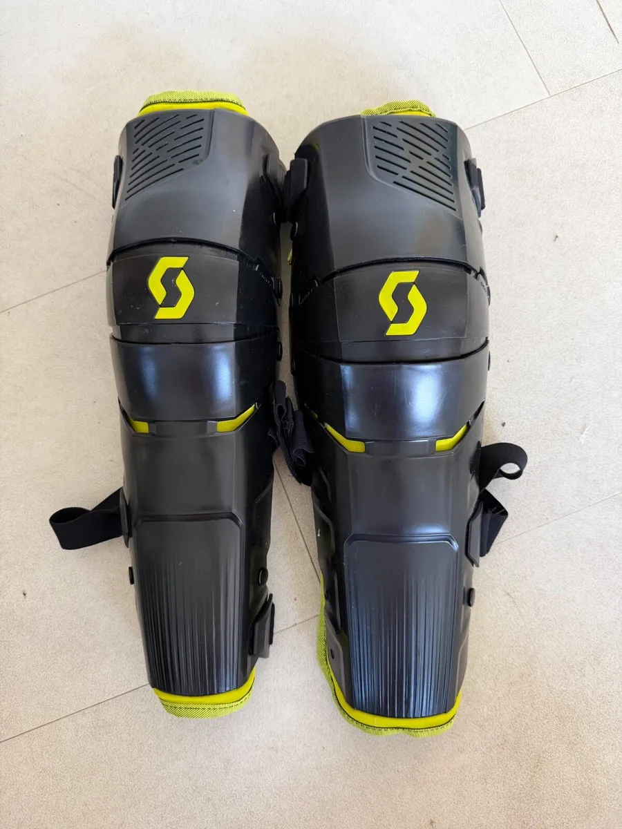 Scott Shin & Knee Guards - Image 4