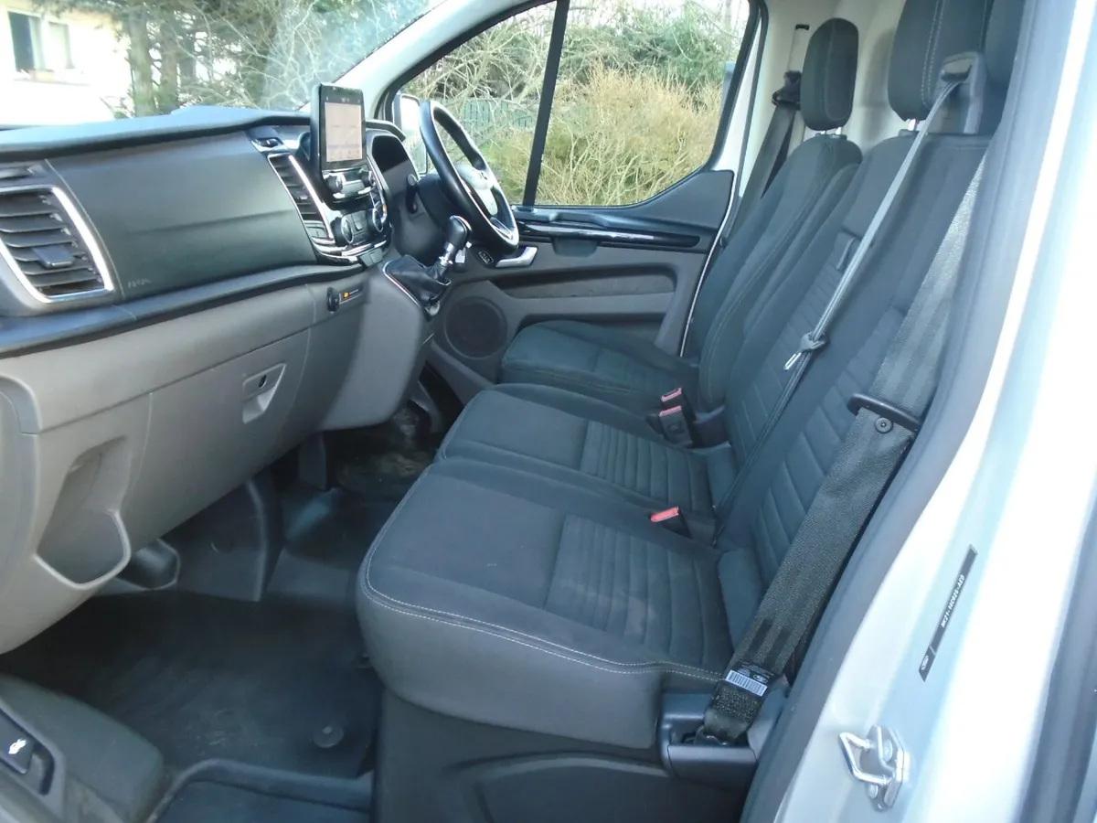 2023 Ford Transit Custom  LIMITED 130HP - Image 4