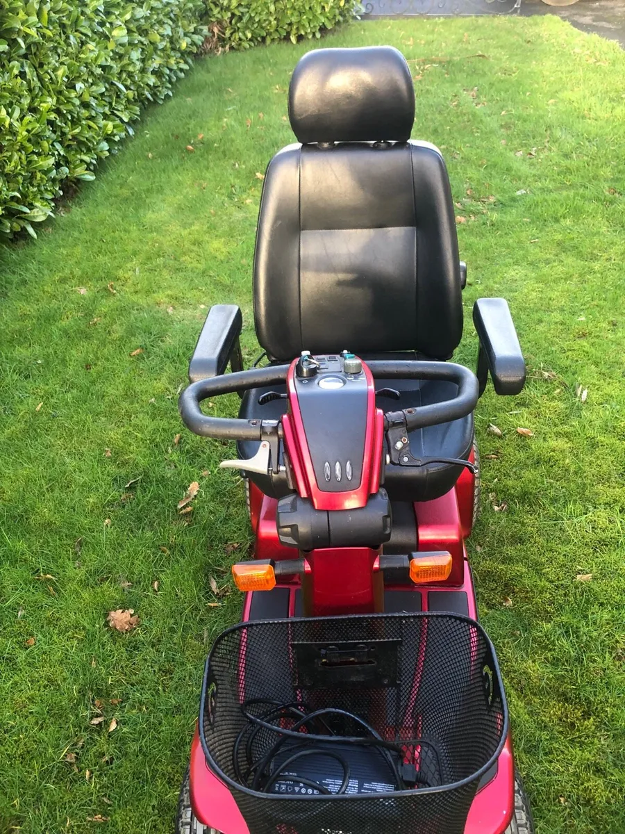 Large powerful mobility scooter - Image 3