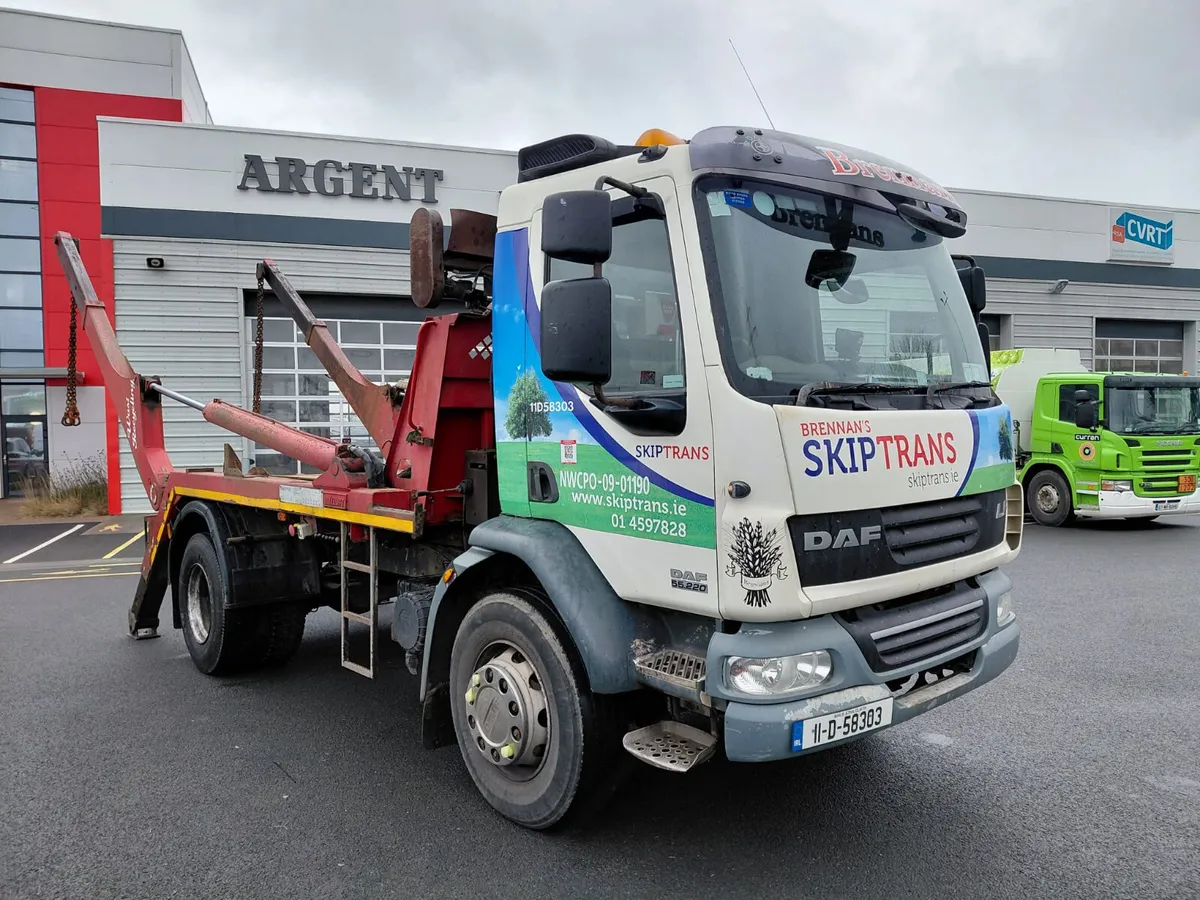DAF CF 55.220 2011 - Image 2