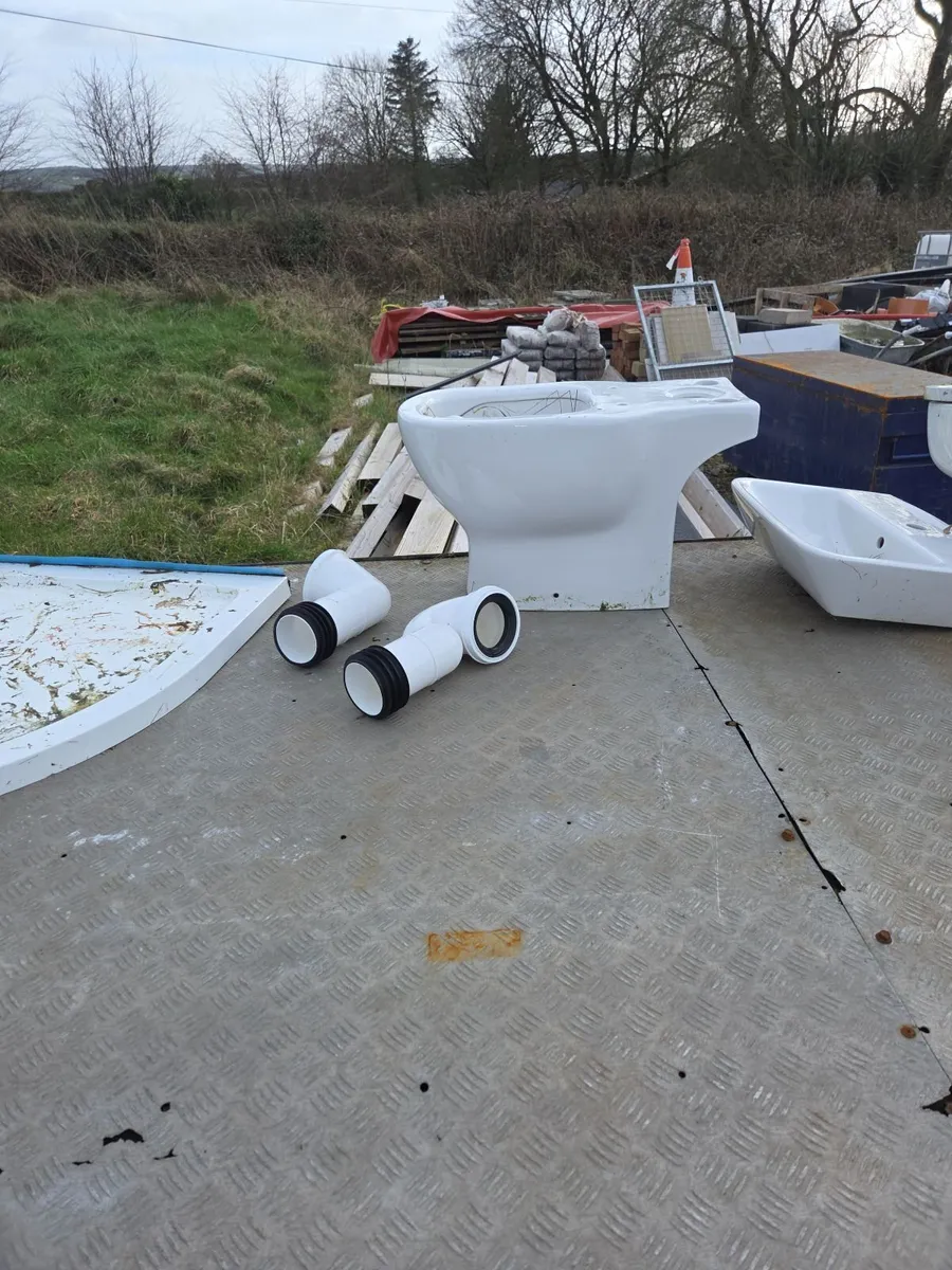 Toilets Sink - Image 2