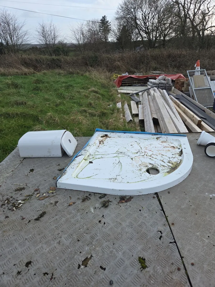 Toilets Sink - Image 3