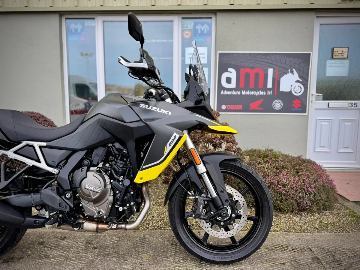 252 Suzuki V-Strom DL800RE - AS NEW - Image 4