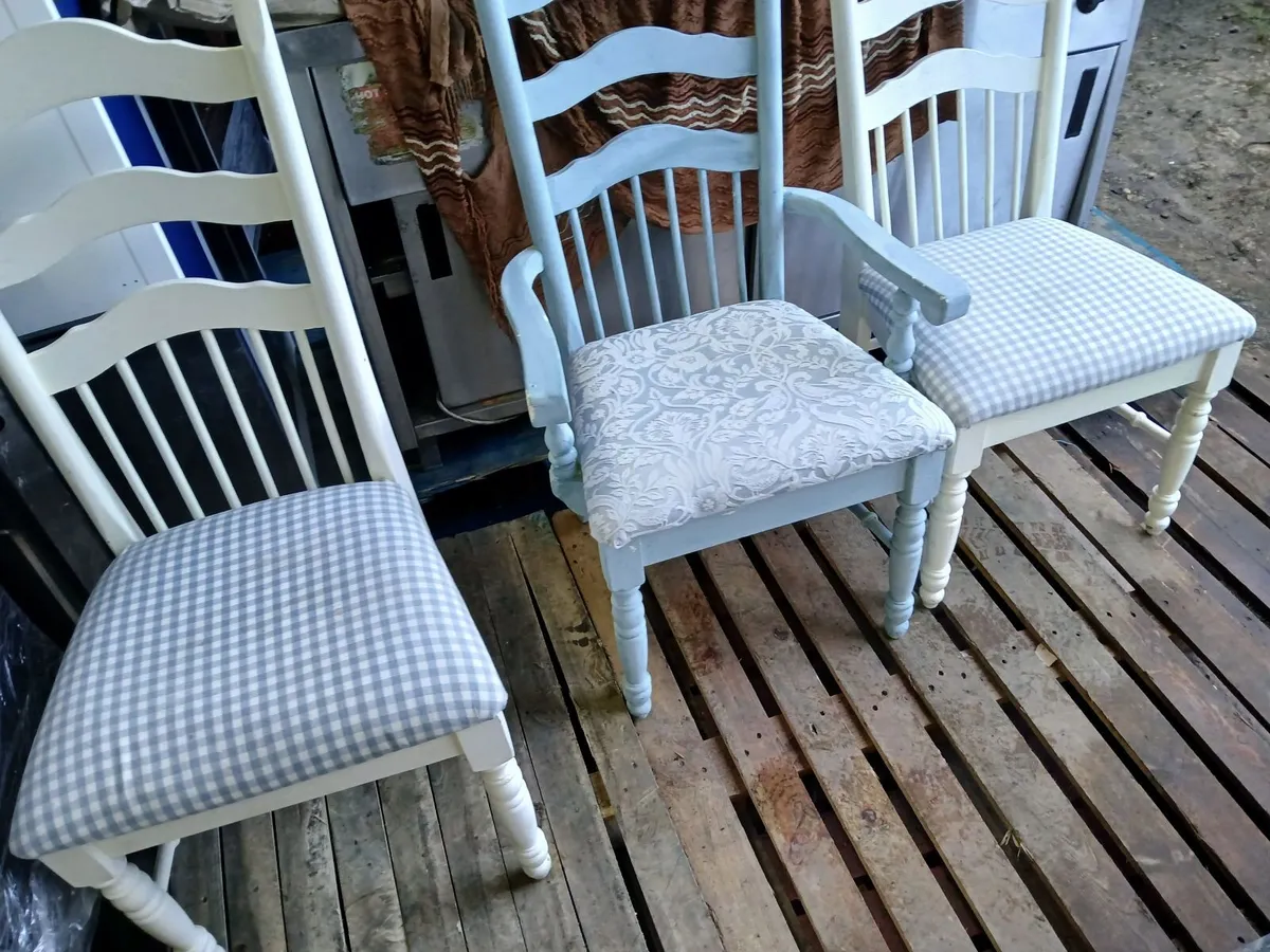 Chairs 💺 💺 💺 💺  lot of (4)..vintage - Image 2