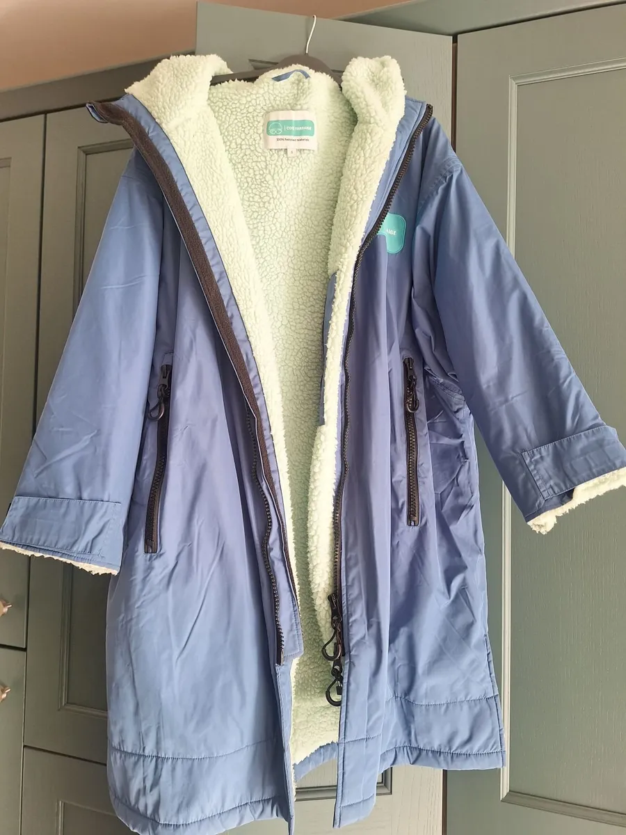 Changing robe - Image 1