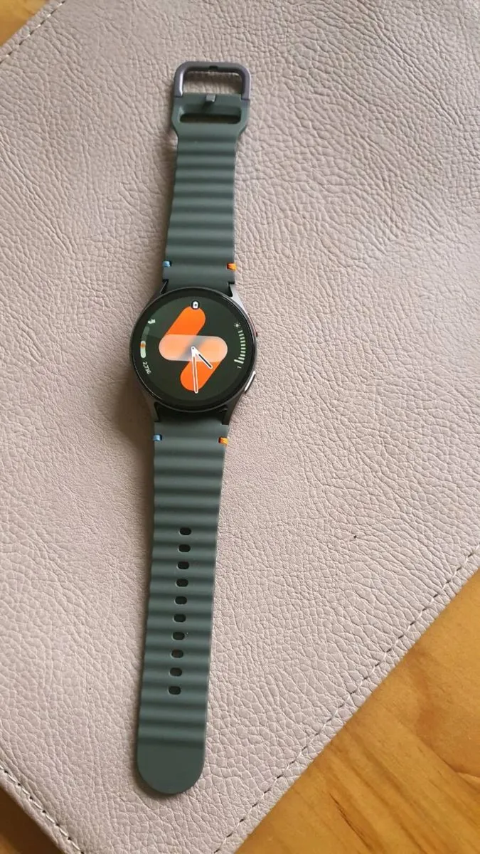 Samsung galaxy 7 smart  waches green  40mm - Image 2