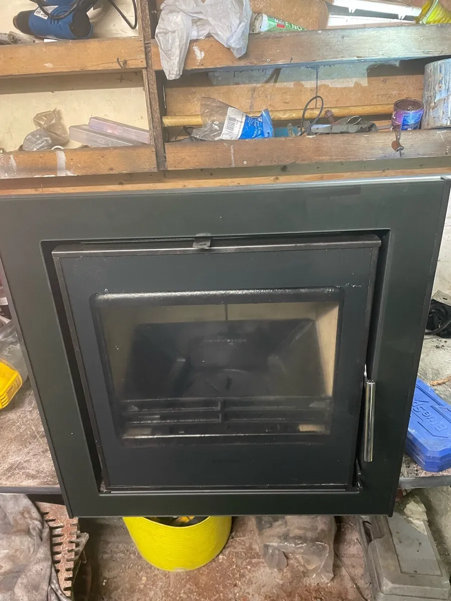 9 kw vitea insert stove - Image 1