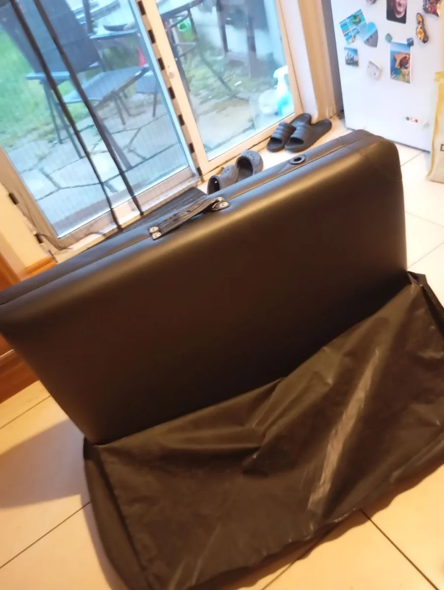 Therapy bed/table - Image 1