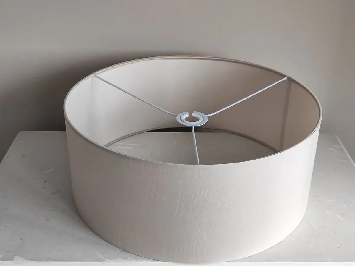 Light Shades 50cm ivory pearl and nude beige - Image 1