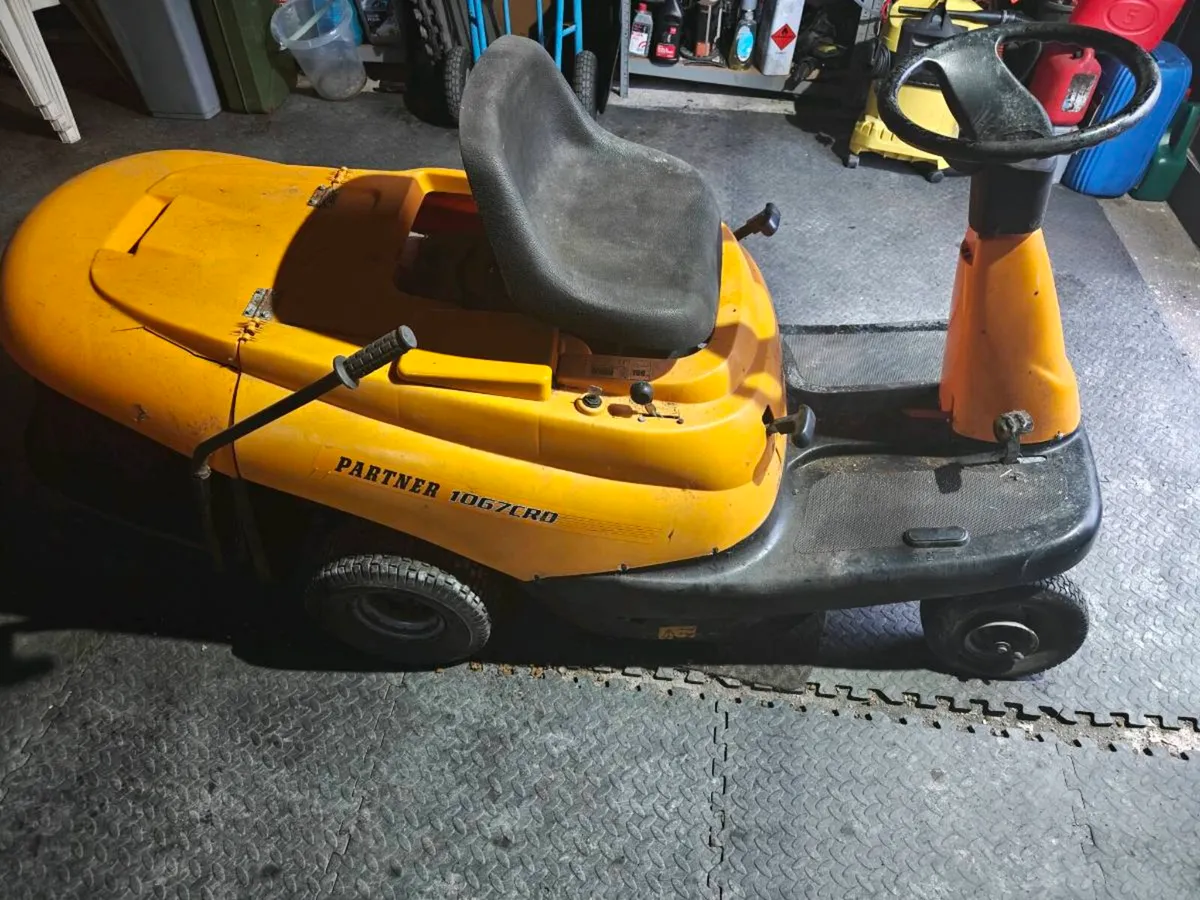 Ride on mower (needs engine) - Image 3