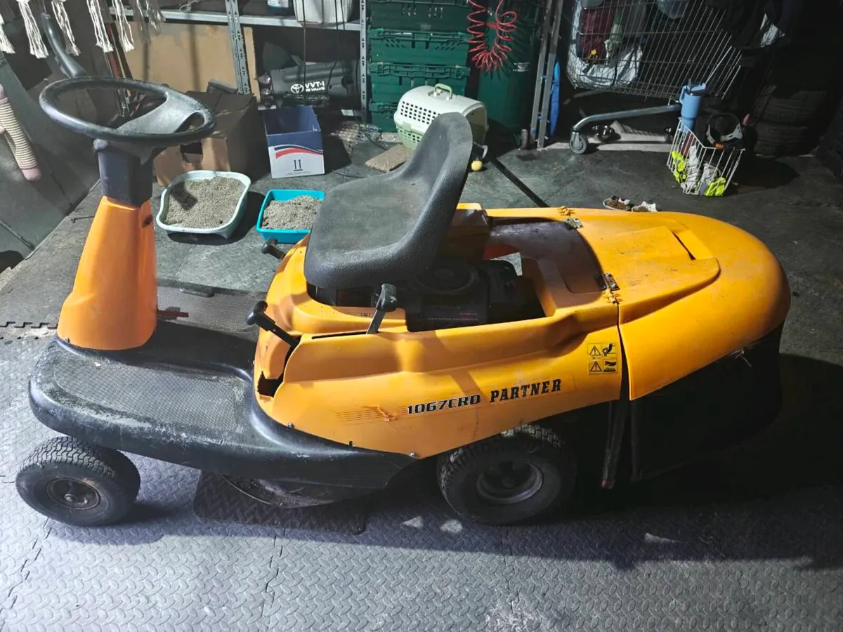 Ride on mower (needs engine) - Image 4