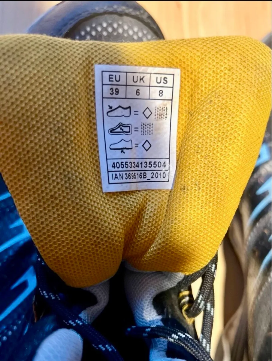 Hiking shoes - Image 3