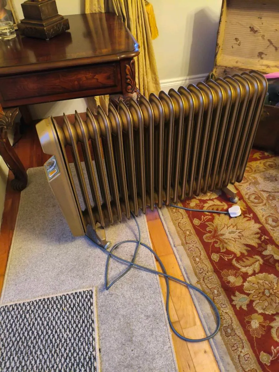 Beautiful like new free standing radiator. - Image 1