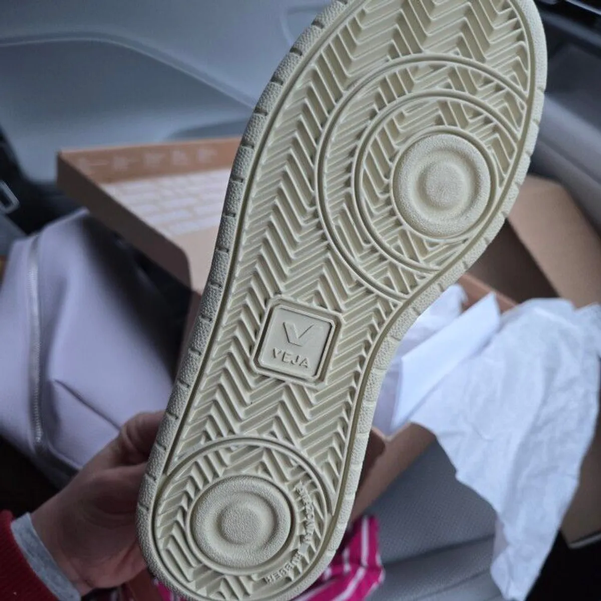 Veja V90 Brand New with box trainers - Image 3