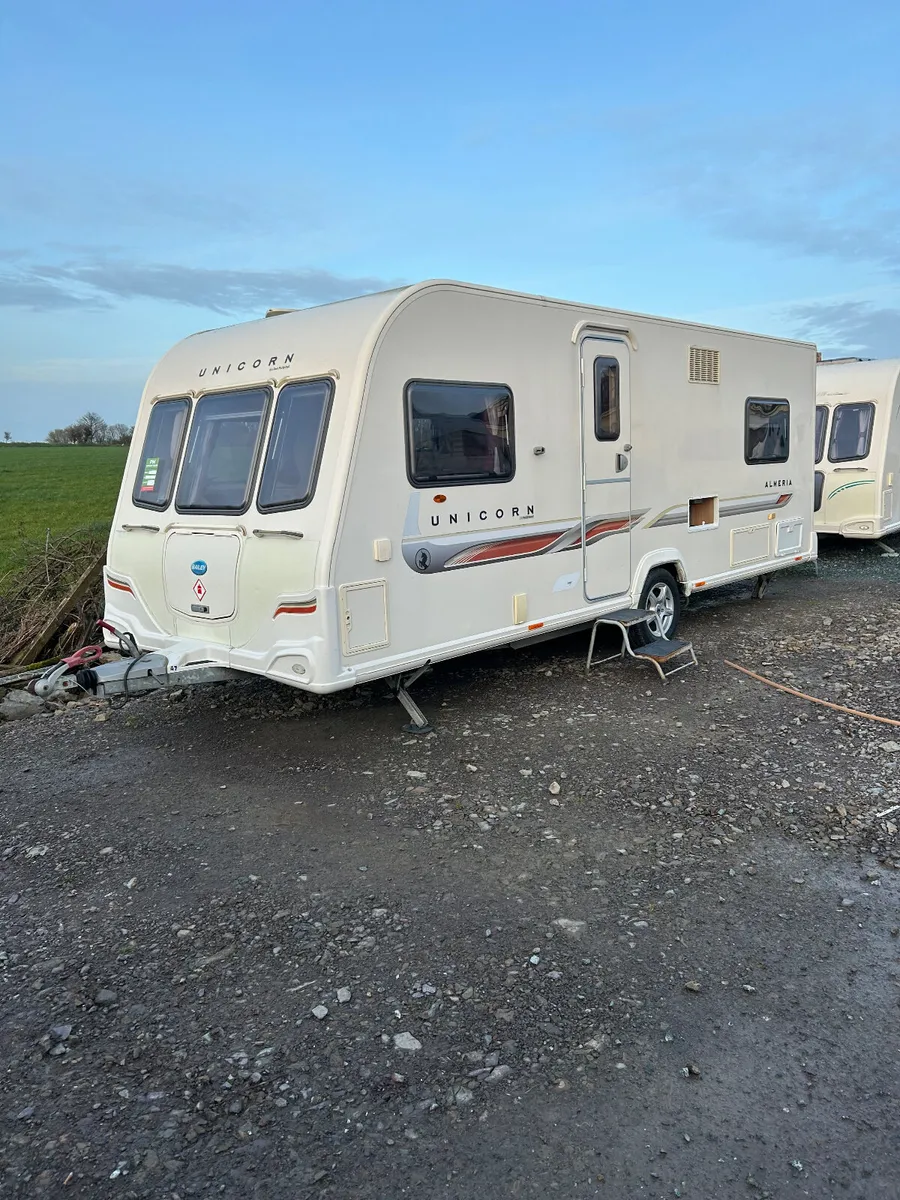 Bailey unicorn caravan - Image 4