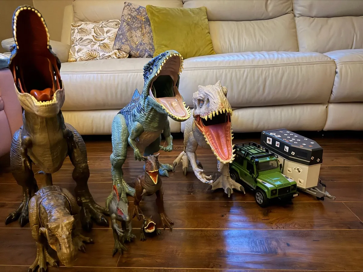 Jurassic World dinosaurs - Image 1