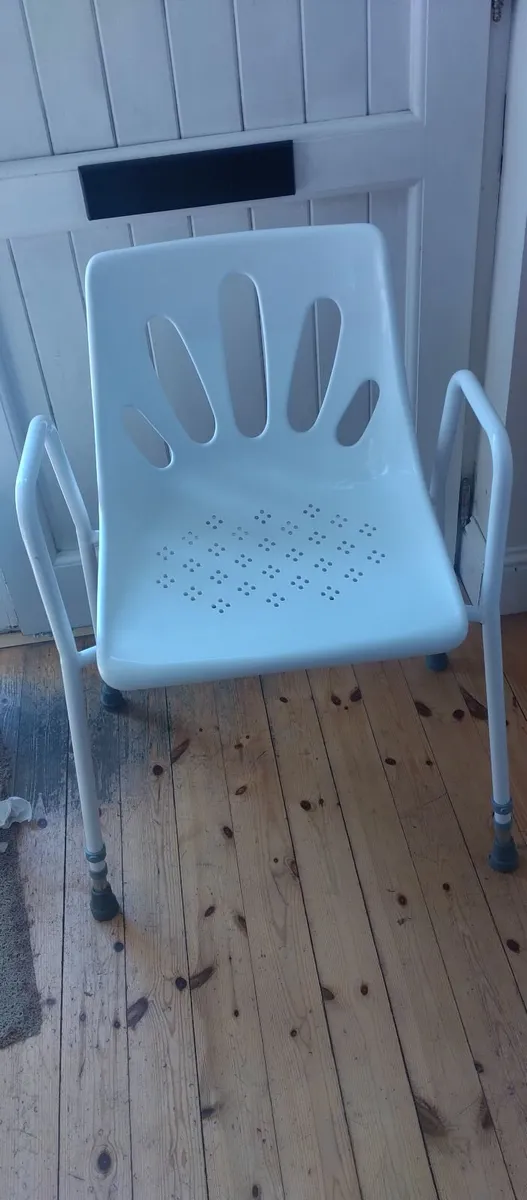 Shower chairs - Image 1