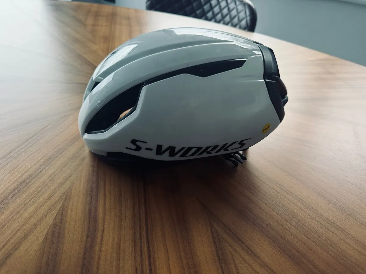Specialized evade 3 - Image 2