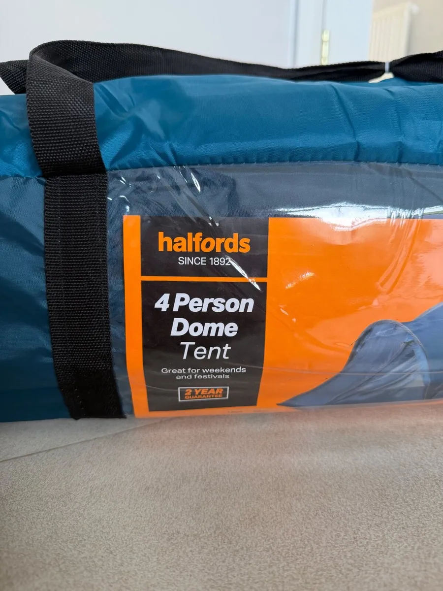 Halfords 4 Person Dome Tent & Single air mattress - Image 2