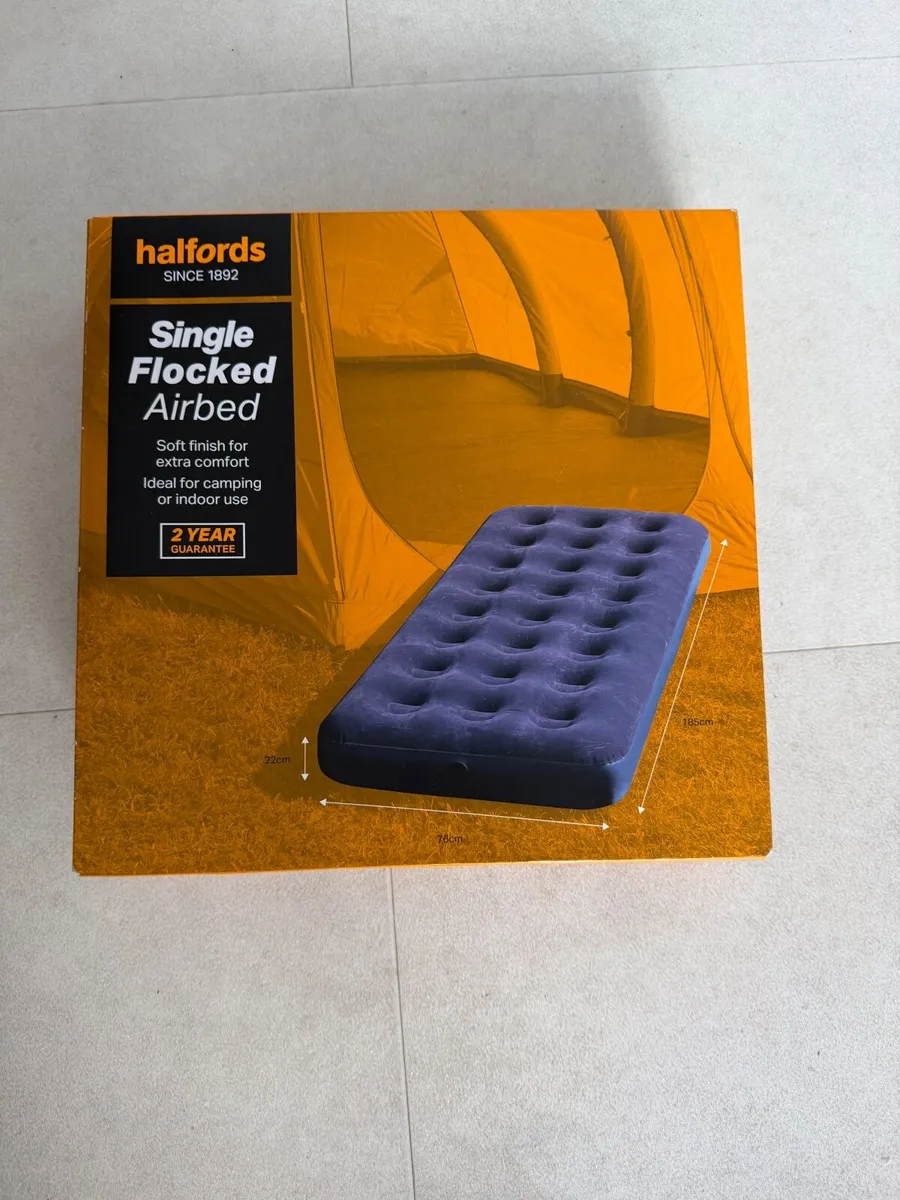 Halfords 4 Person Dome Tent & Single air mattress - Image 3